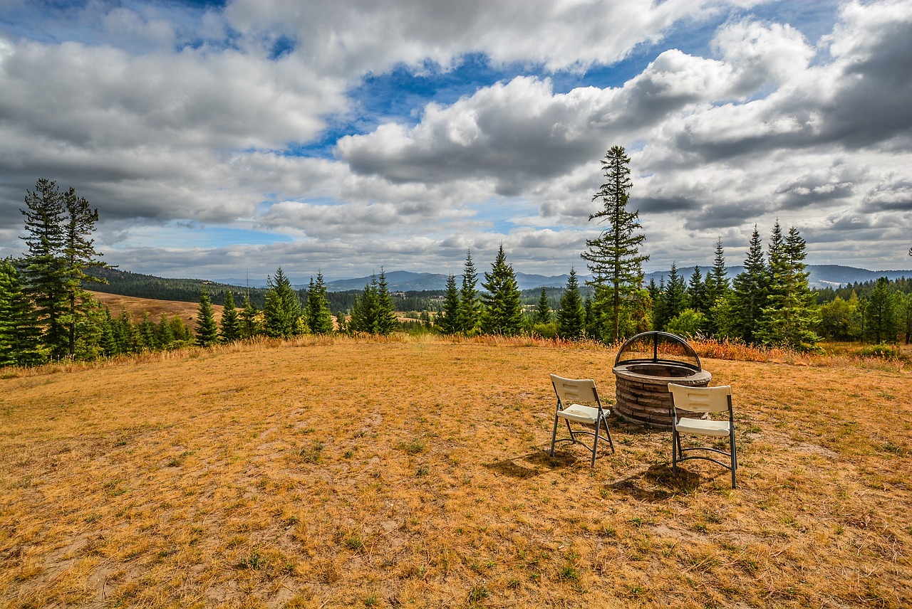 Creating a Cozy Fire Pit Area in Your Backyard